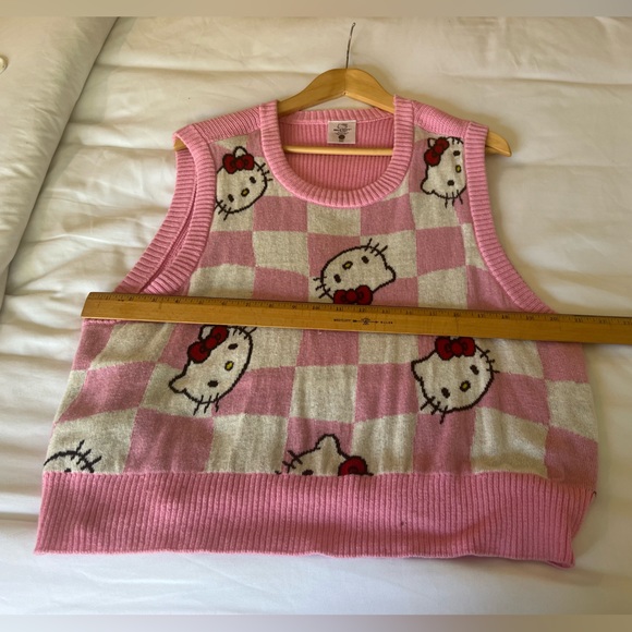 Hello Kitty Sanrio checkered sweater vest. Girls XXL - Picture 4 of 8